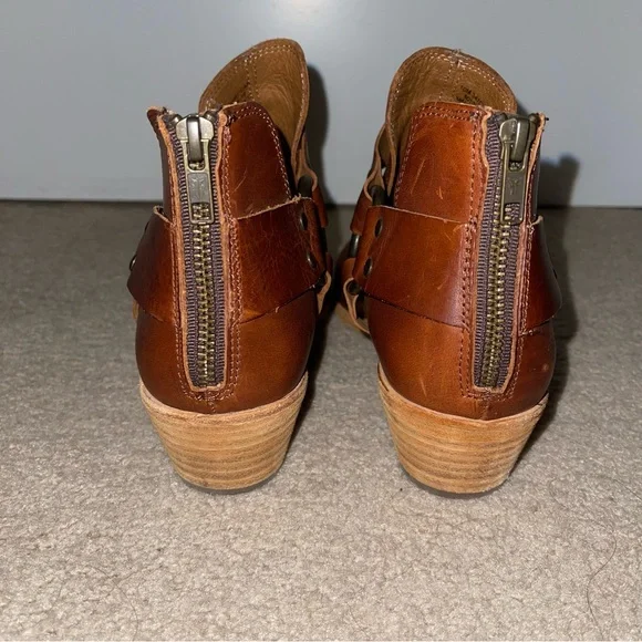 Frye Leather Harness Ankle Boots Women’s 10M Brown Ring Moto Western Booties - Picture 6 of 8